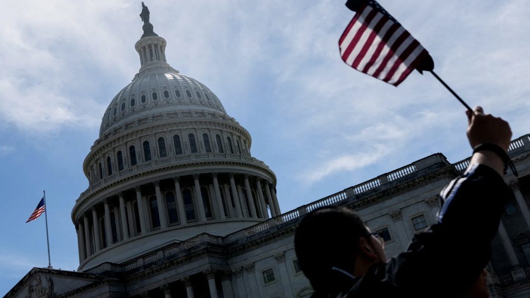 83788442007 20250521 t 125821 z 1232940336 rc 28 leapcov 8 rtrmadp 3 usaeconomypoll