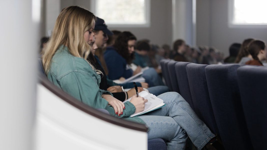 52701500044 8789b2a1fb o e1681134481346 2