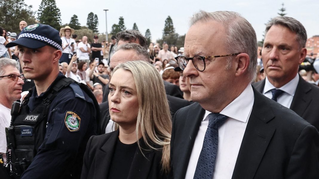 afp 20251221 88rd3wz v1 highres australiaattackbondi