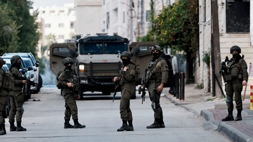 aa 20251201 39861303 39861289 israeli forces raid albireh in west bank