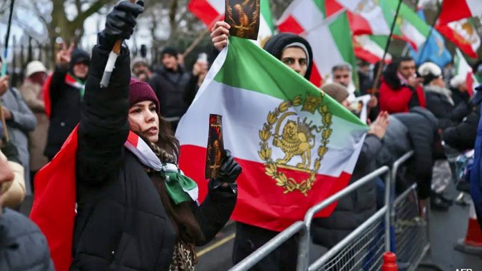 s4k3862k iran protests afp 625x300 09 january 26