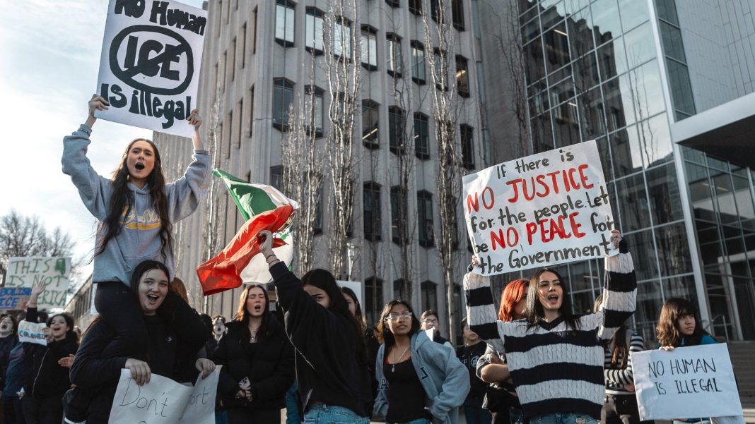 150e1279 2625 490c 8d7f 15f7514a43e5 1 201 a