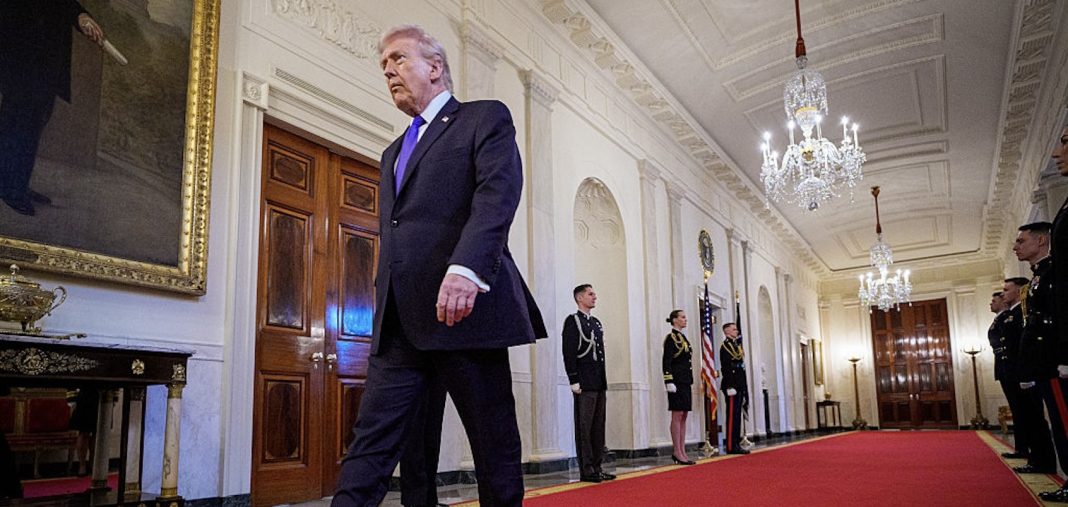 president trump awards medal of honor to three military veterans