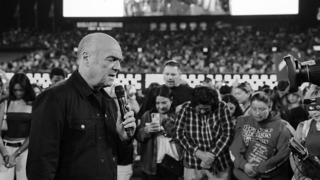 greglaurie072125 hdv 2 2048x1152 2