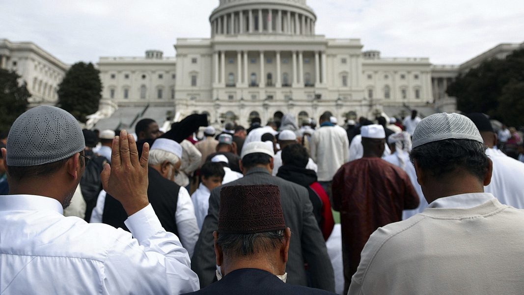 151210112756 01 muslims in america file 2